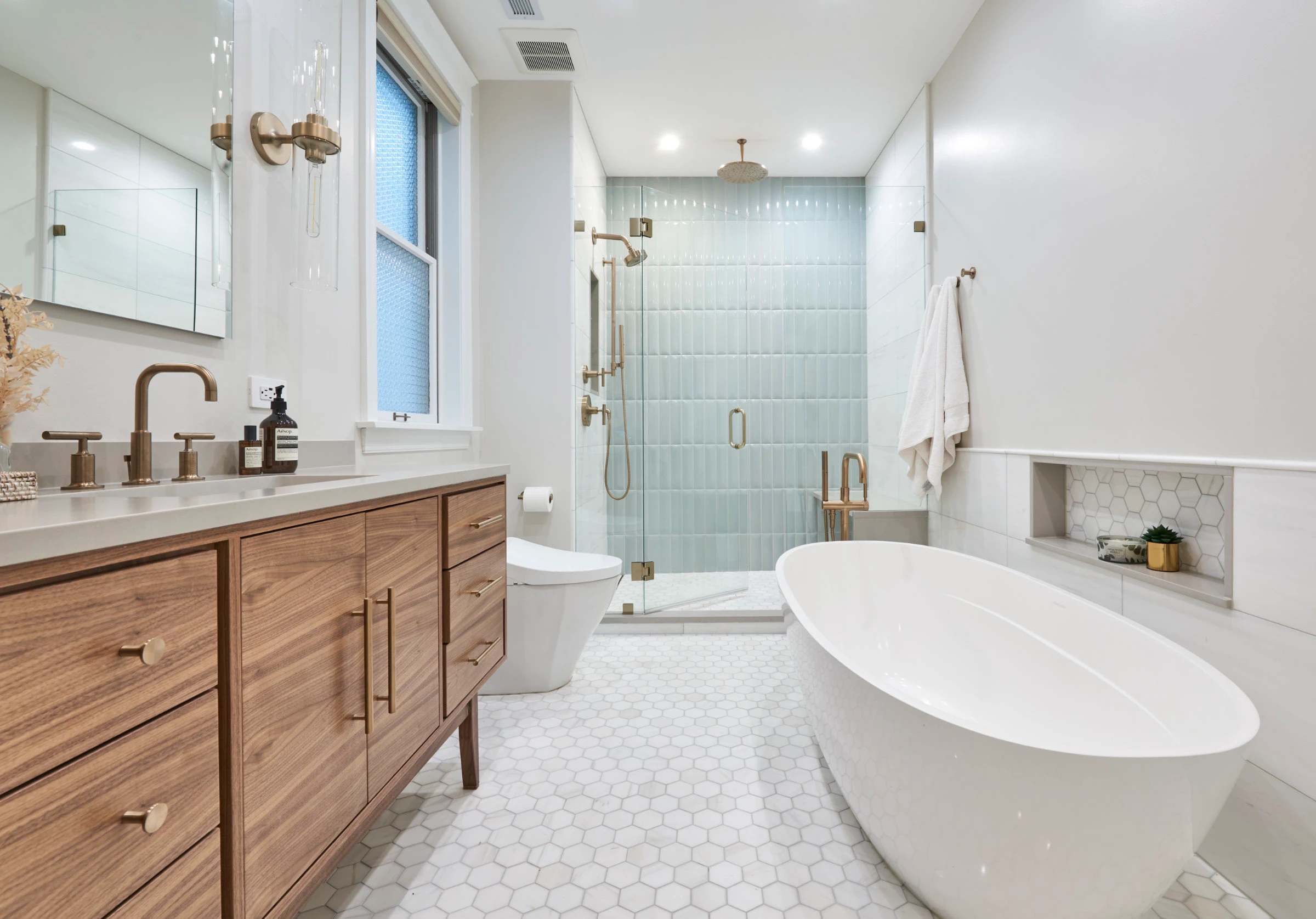bathroom layout design
