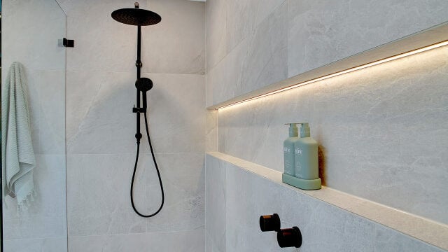 bathroom niche lighting