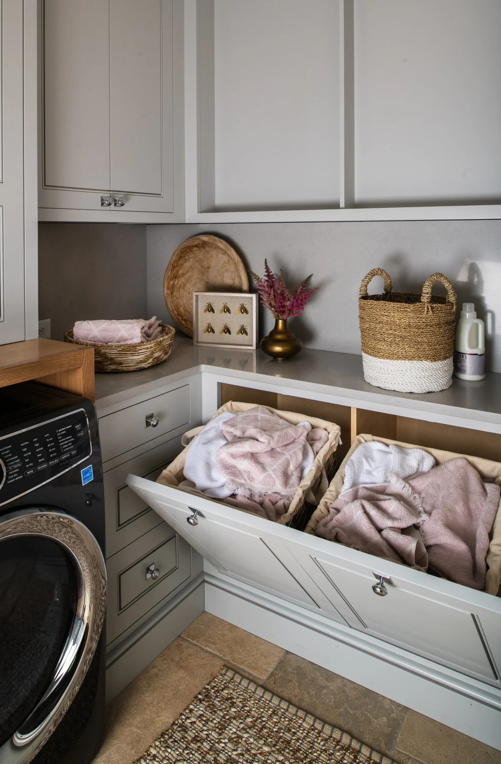 integrated laundry hamper